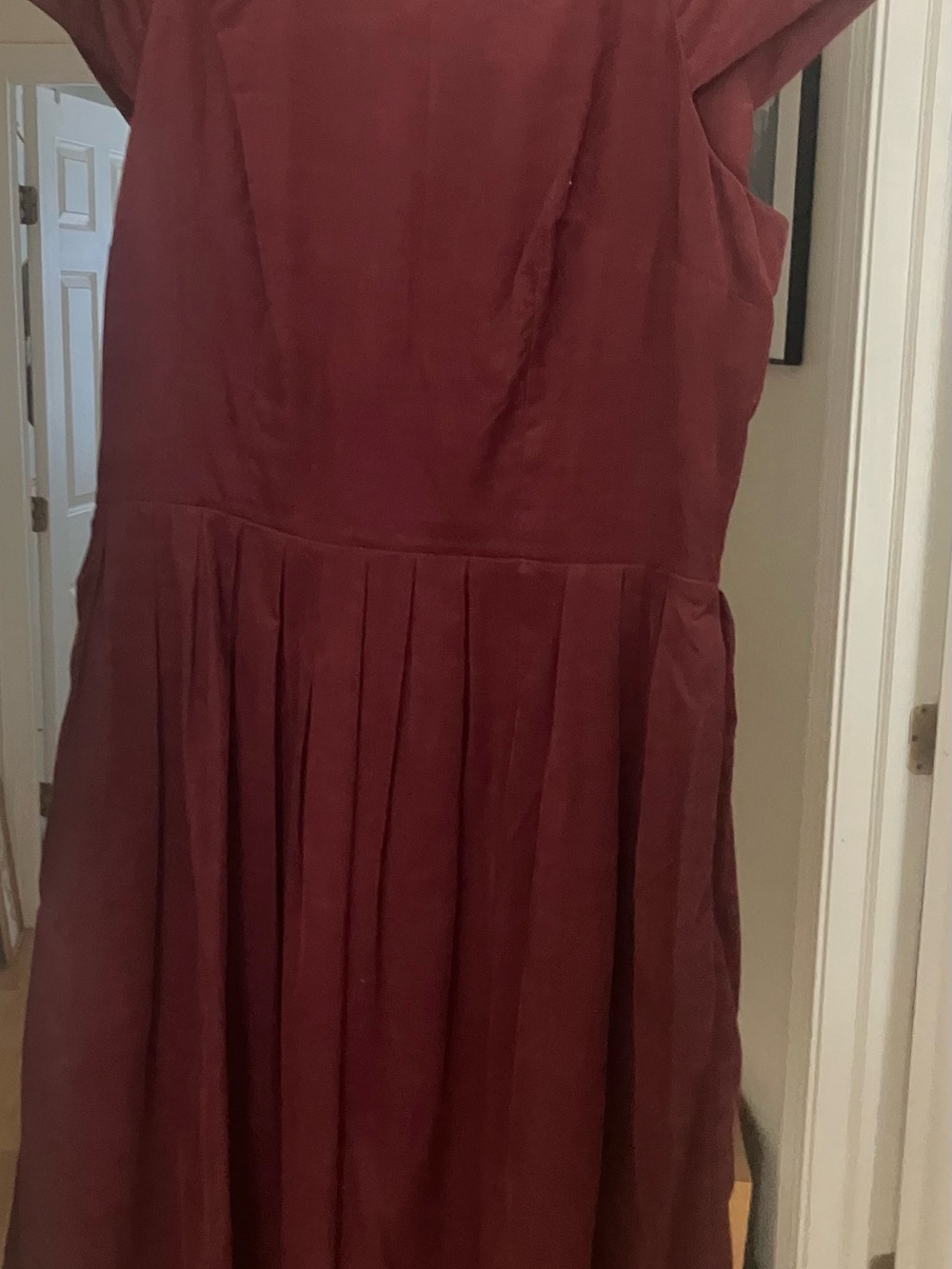 Sleeveless Burgundy Pleated Midi Dress